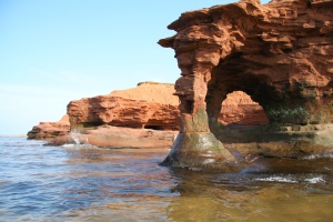 rode zandstenen rotsen | Prince Edward Island